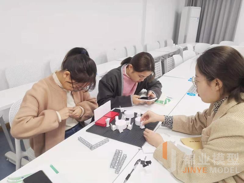 沙盤模型制作行業(yè)危機(jī)從業(yè)者越來(lái)越少